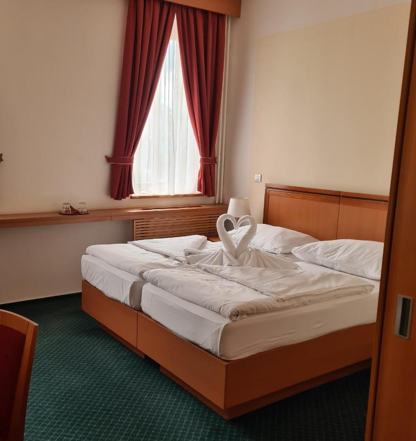 Hotel Slovan Jeseník エクステリア 写真