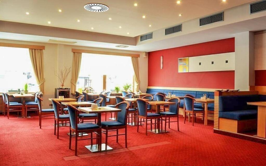 Hotel Slovan Jeseník エクステリア 写真