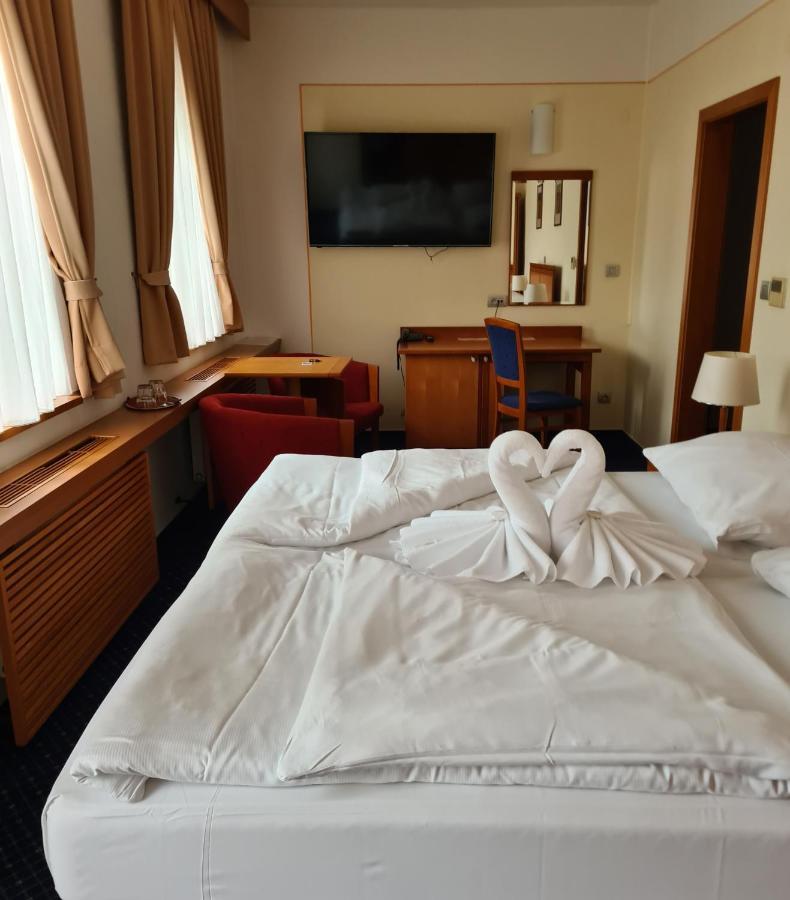 Hotel Slovan Jeseník エクステリア 写真