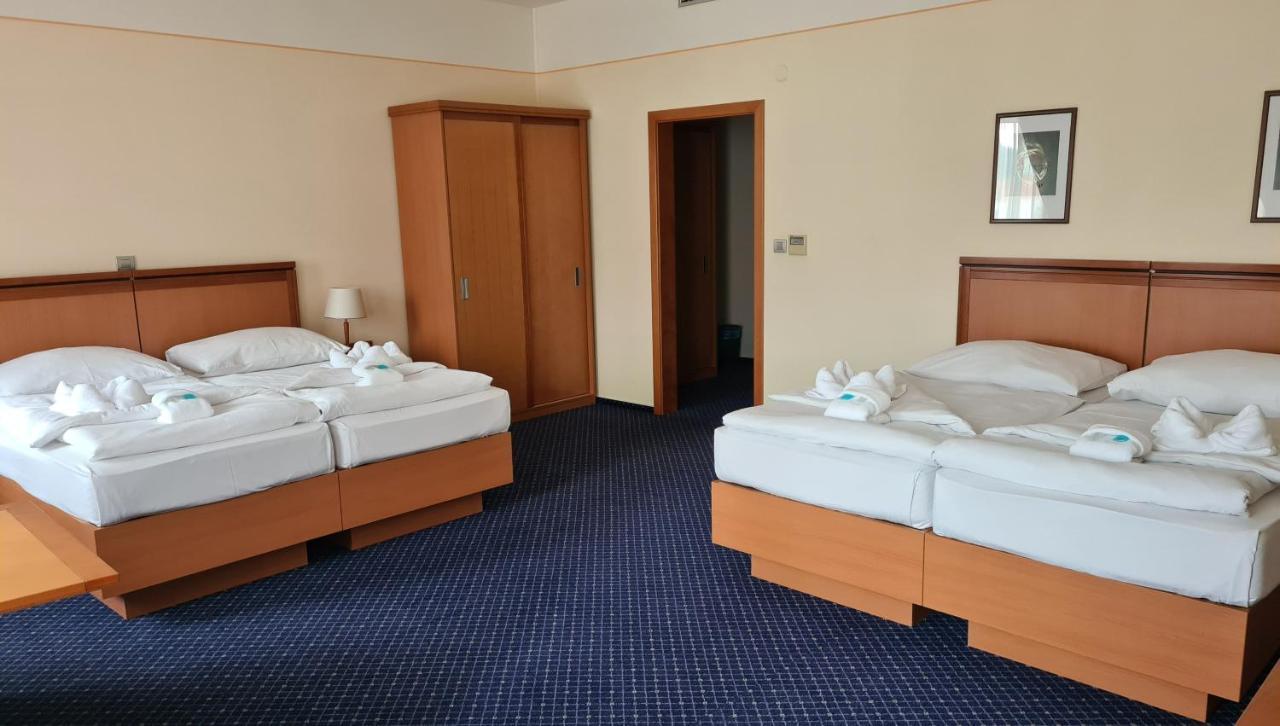 Hotel Slovan Jeseník エクステリア 写真
