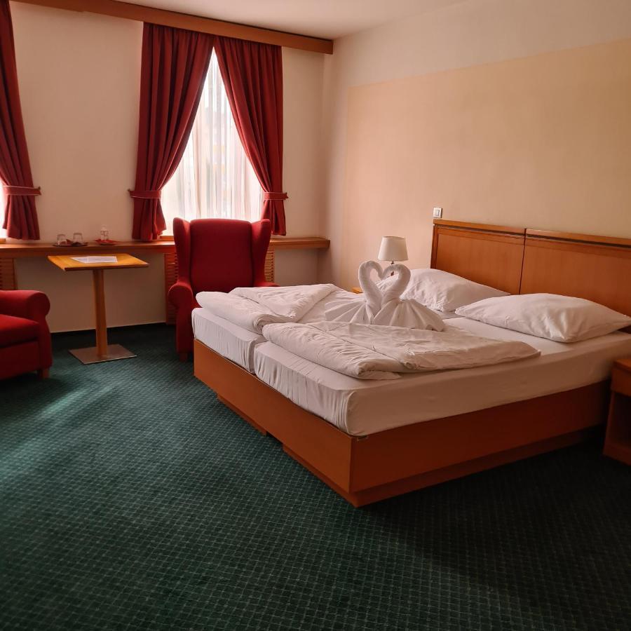 Hotel Slovan Jeseník エクステリア 写真