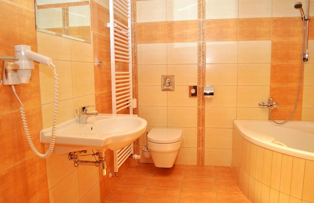Hotel Slovan Jeseník エクステリア 写真